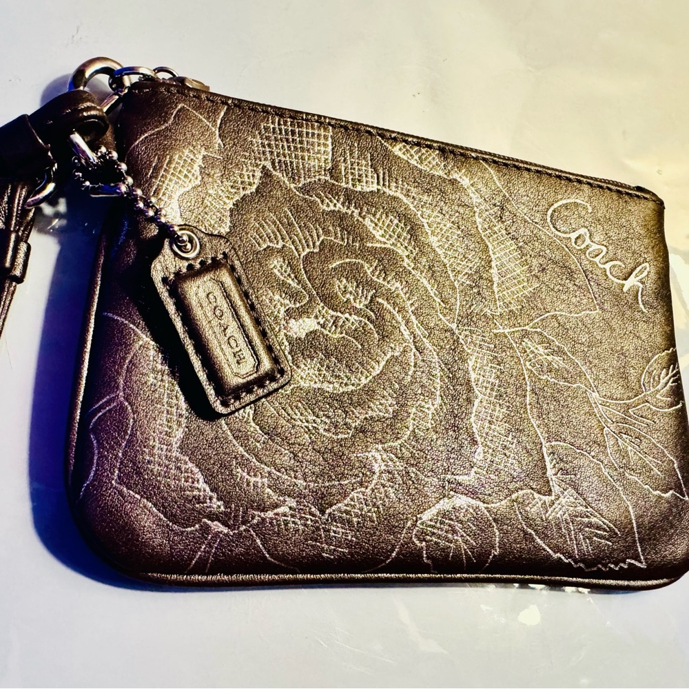 Coach Hematite Grey Floral script Wristlet Pouch RARE - EUC serial #43785 - Picture 6 of 16